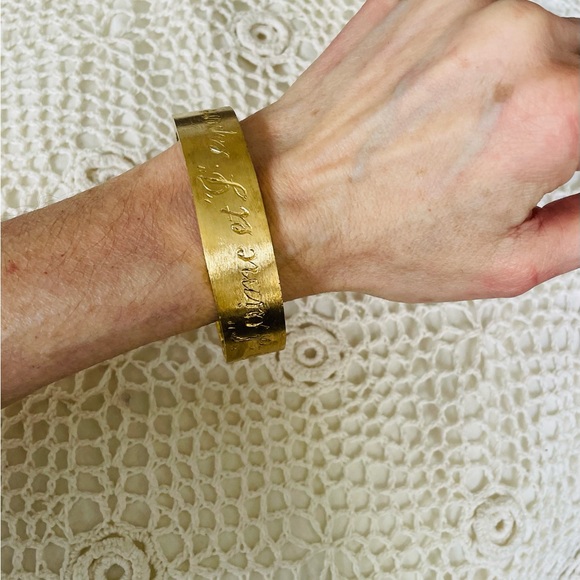 Rustic Gold Tone Bracelet with Romantic French Quote - Picture 3 of 12